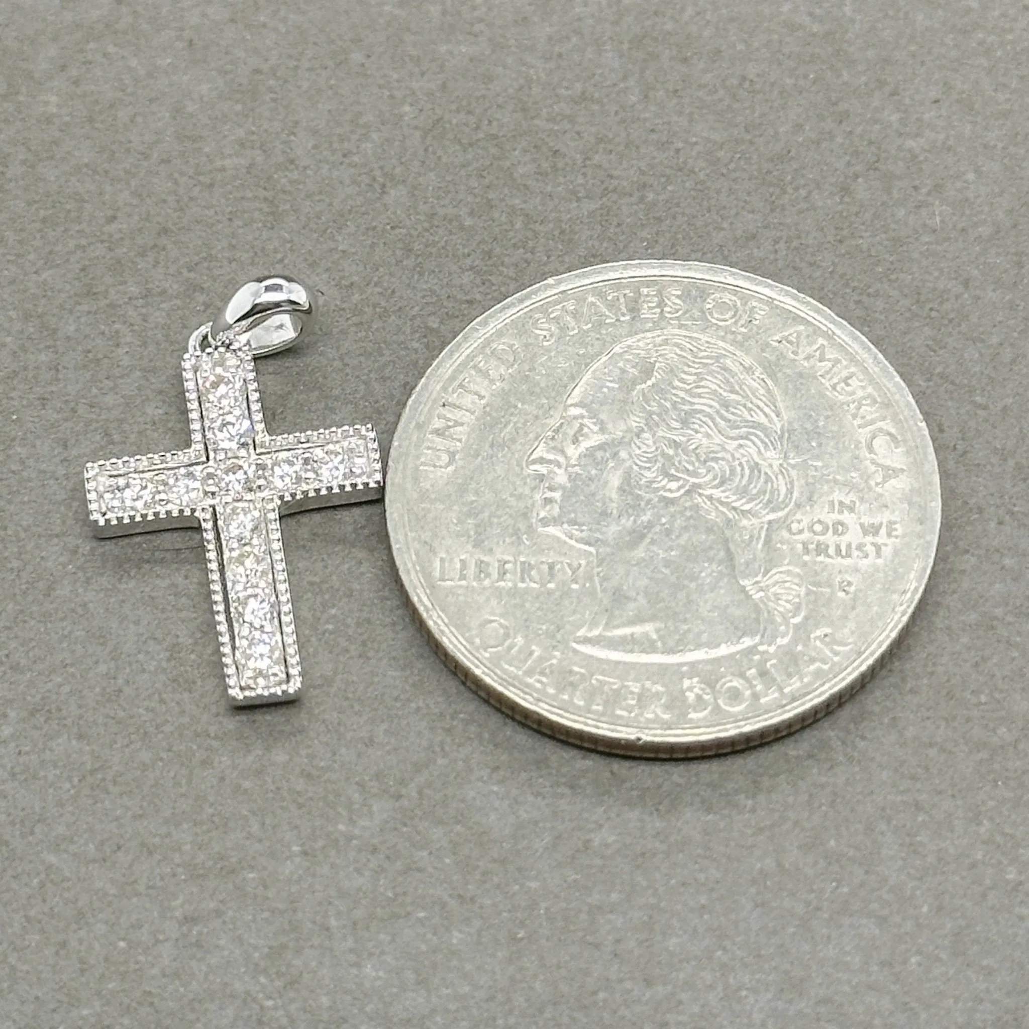 Estate 14K W Gold 0.36ctw H-I/SI2-I1 Diamond Cross